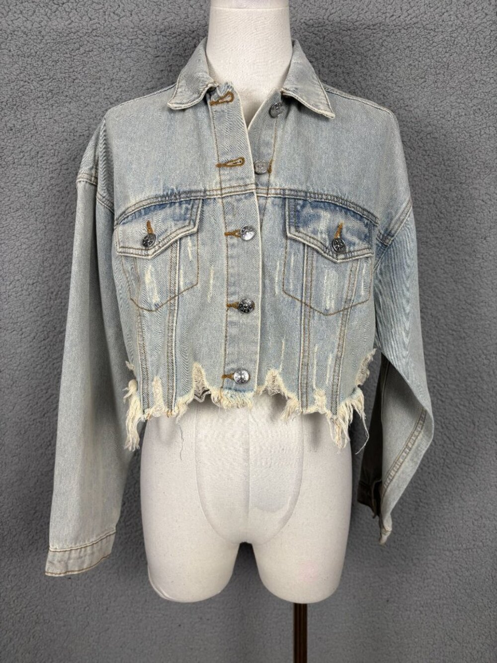 Trio Urban  Women's Distressed Cropped Denim Jacket  Rhinestone Skull  S/M NWT's